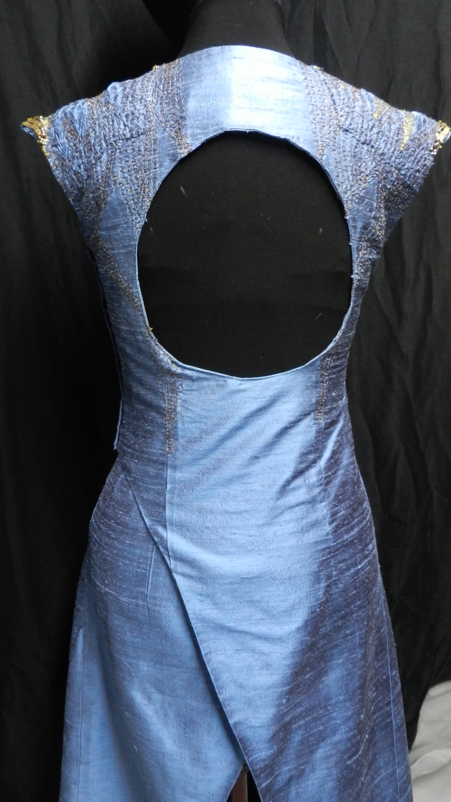 Inspired by Daenerys Targaryen Astapor Azure Blue dress Game of Thrones Custom Made 100% silk soie Dragon scale cosplay robe season 3-4