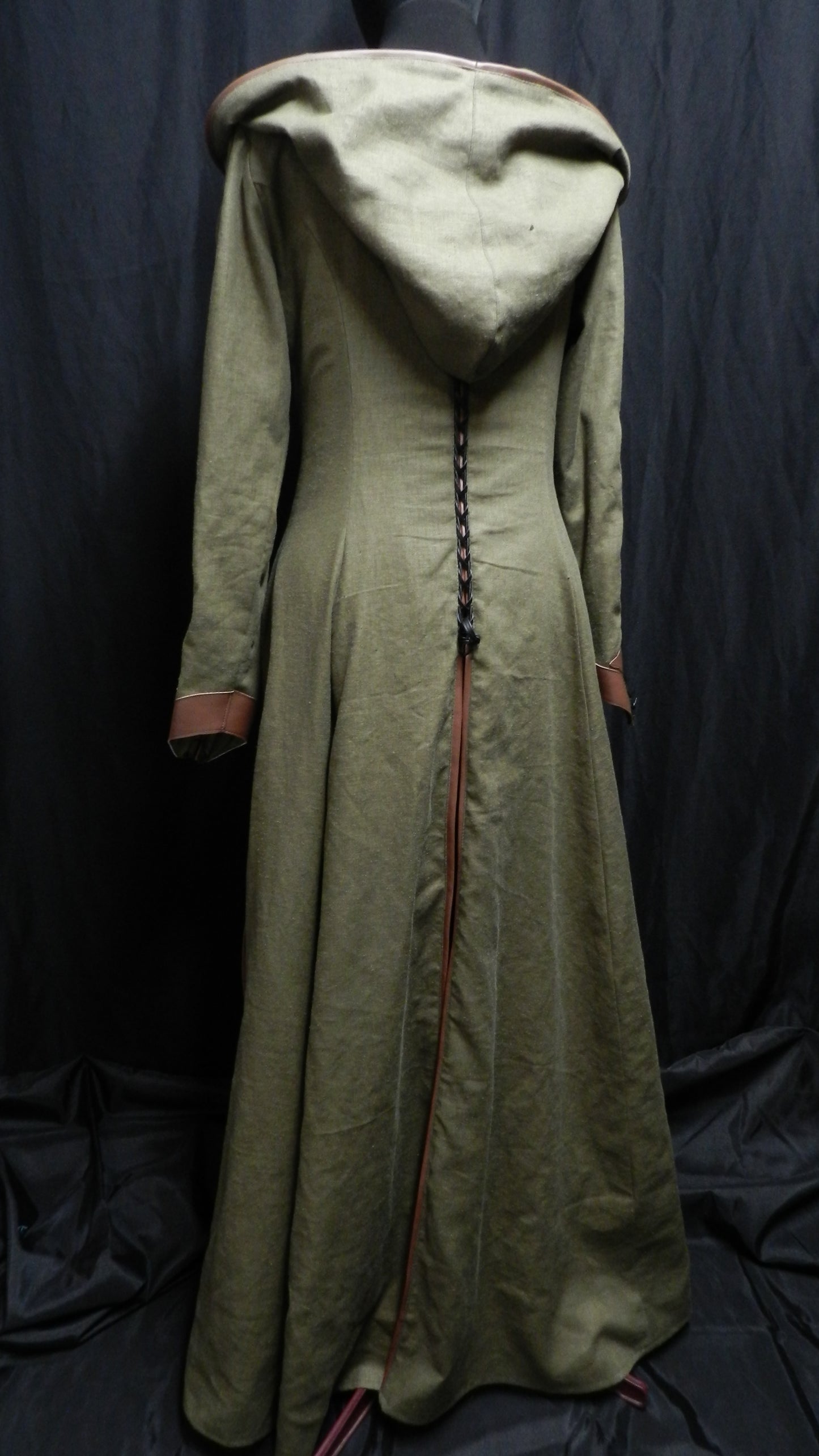Inspired by Legend of the Seeker Confessor Kahlan's Green Linen Travelling Gown dress from Season 1 Custom made to your size!