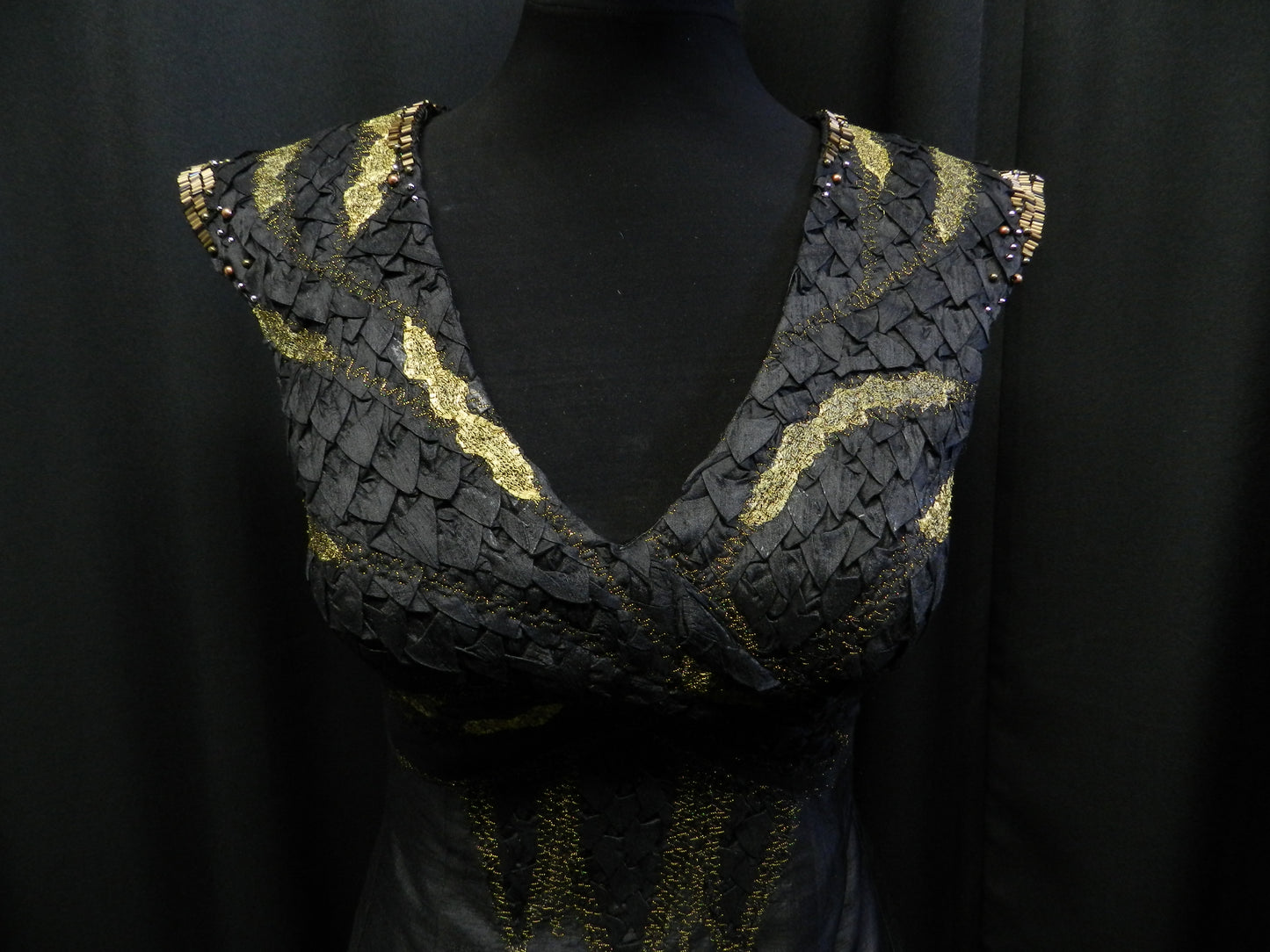 Black version! Inspired by Daenerys Targaryen Astapor dress Game of Thrones Custom Made 100% silk soie Dragon scale cosplay robe season 3-4