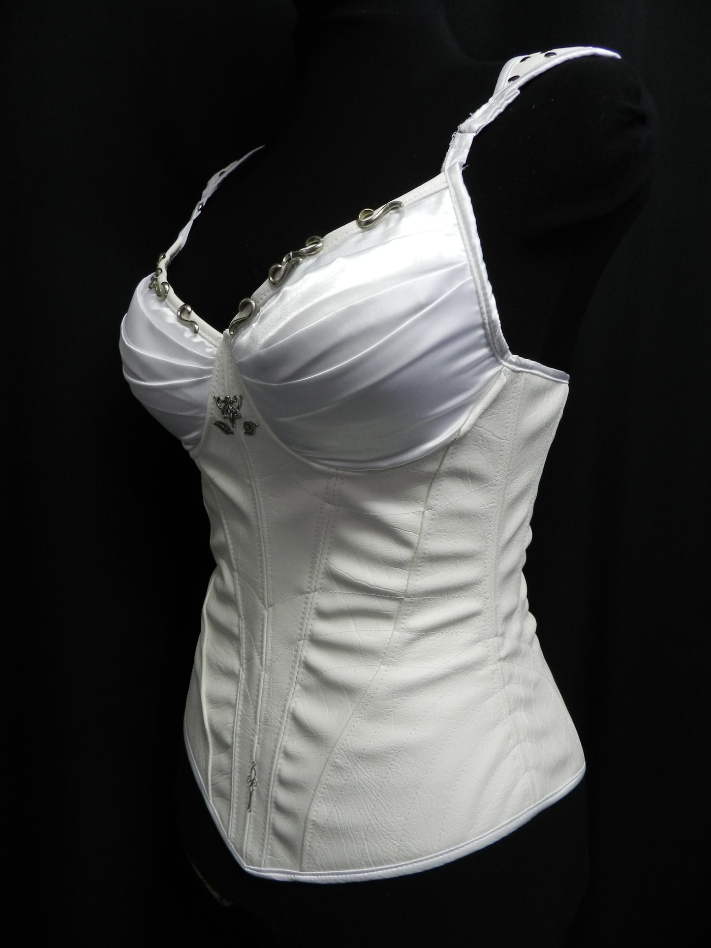 White Version! Inspired by LEGEND Of The SEEKER Kahlan's Corset Faux-leather Medieval armor bustier CUSTOM Made to your size!