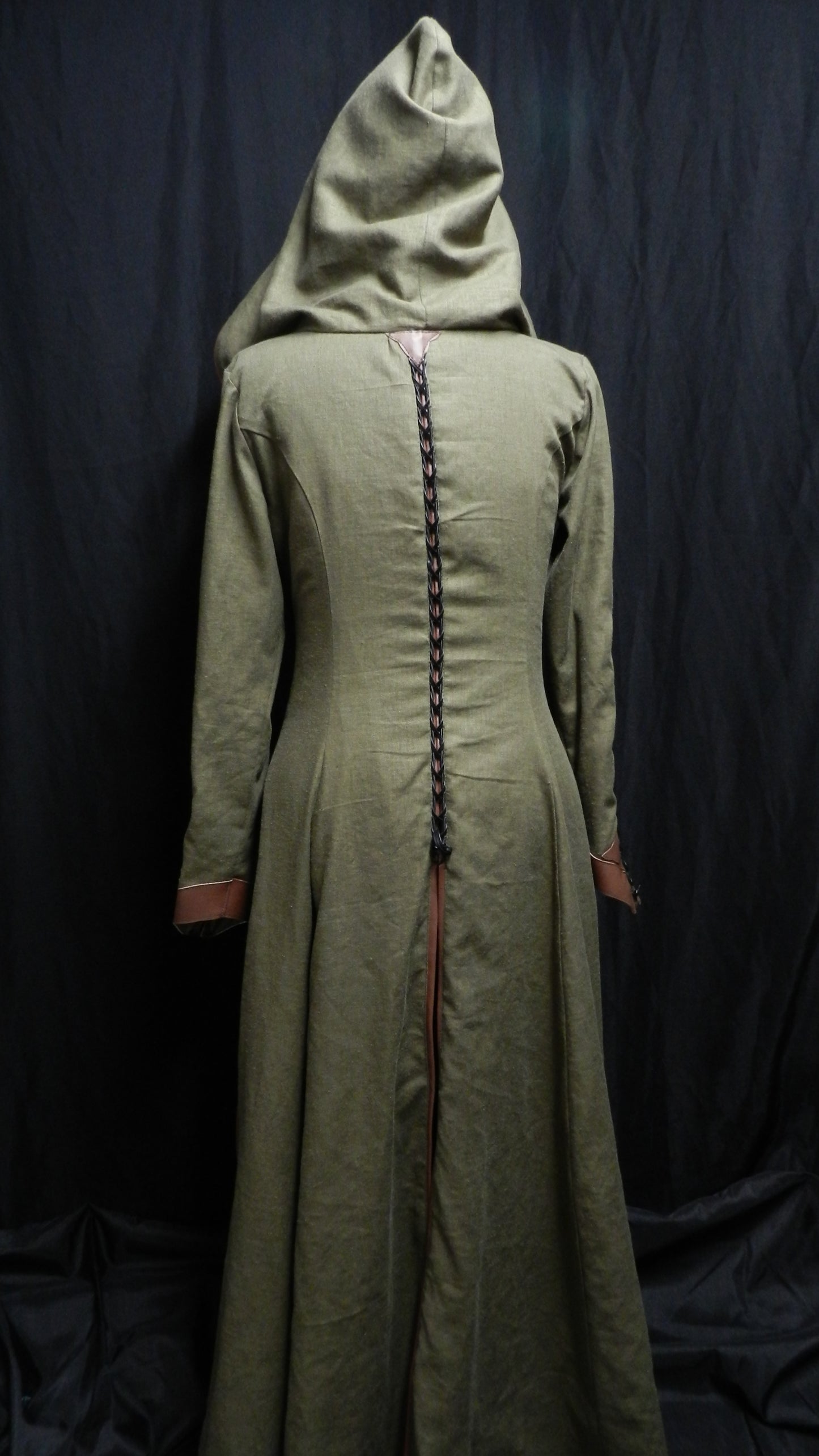 Inspired by Legend of the Seeker Confessor Kahlan's Green Linen Travelling Gown dress from Season 1 Custom made to your size!