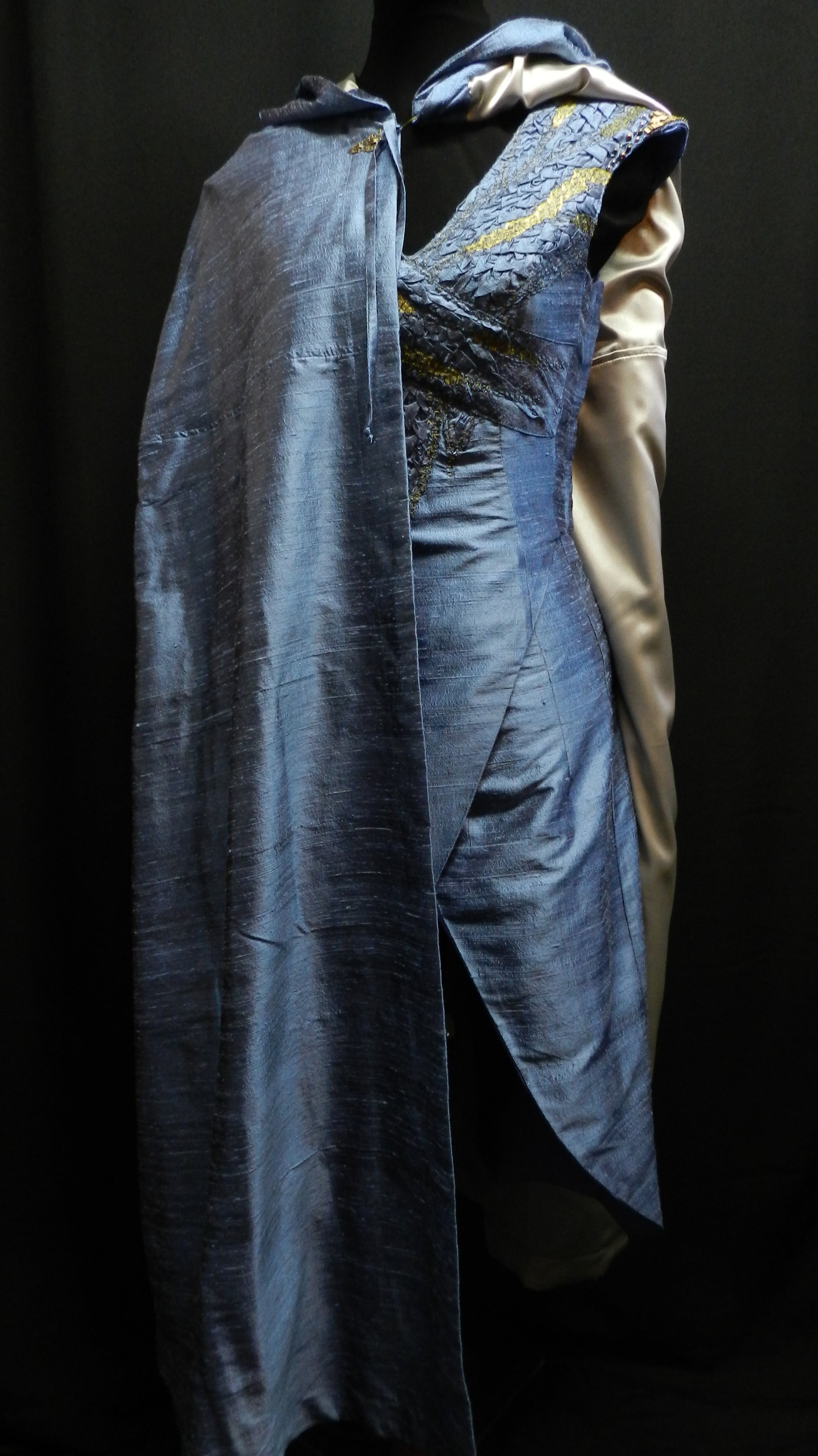 Inspired by Daenerys Targaryen Astapor Azure Blue cloak Game of Throne Mariecosplayshop Inspired by Daenerys Targaryen Astapor Azure Blue cloak Game of Throne Mariecosplayshop