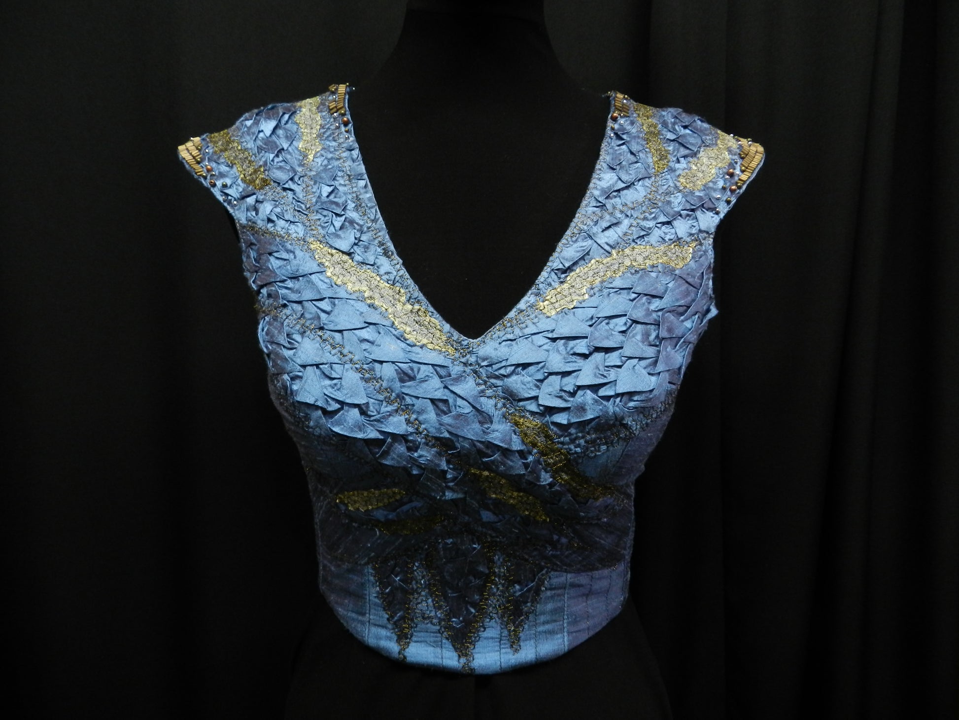 daenerys blue dress season 4 Daenerys Game of Thrones Season 4 Blue Dress Embroidery by Michele Carragher Dragon Scale Details Image References for Custom Order Cosplay by Walker & White http://www.walkerandwhitestudio.com/ & https://www.etsy.com/shop/WalkerAndWhite