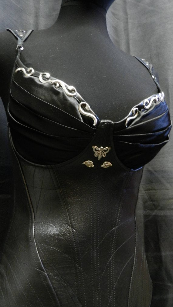 Black Version! Inspired by LEGEND Of The SEEKER Kahlan's Corset Faux-leather Medieval armor bustier CUSTOM Made to your size!